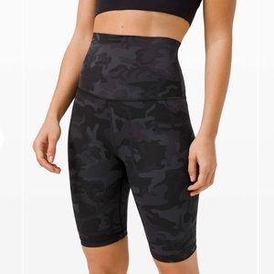 lululemon align super high rise 10" shorts - size 6